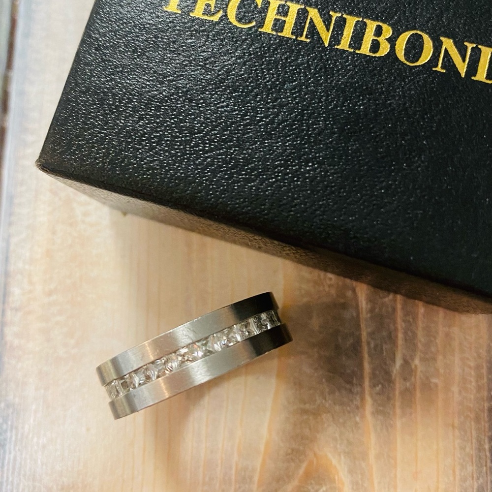 Mens TECHNIBOND Chanel Eternity Ring with Crystals